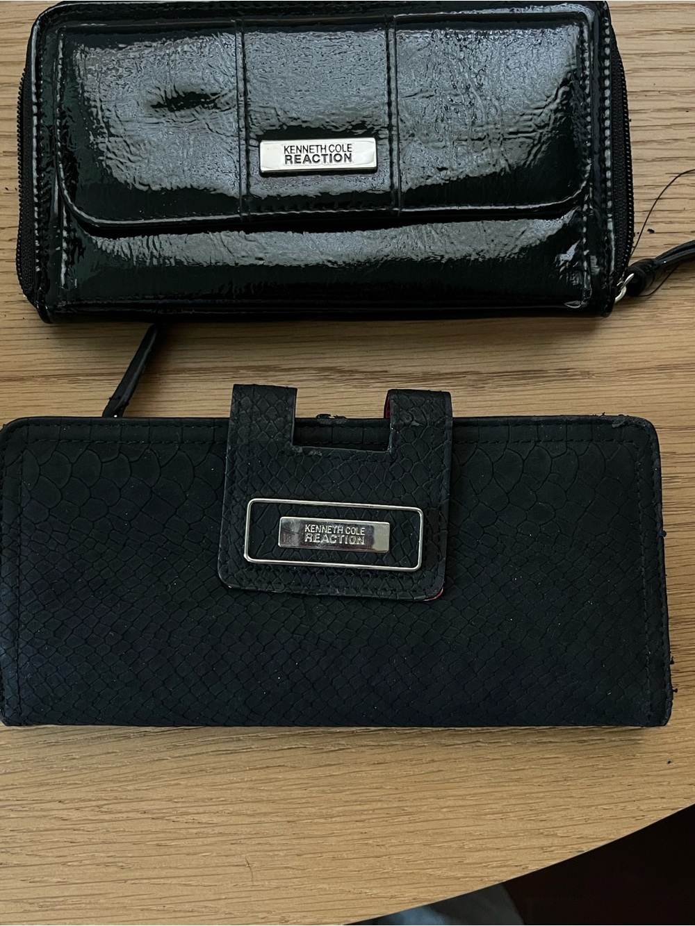 Kenneth Cole Reaction Black Patent and Textured Wallet Set